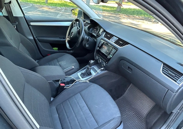 Skoda Octavia cena 44990 przebieg: 224000, rok produkcji 2016 z Koszalin małe 211